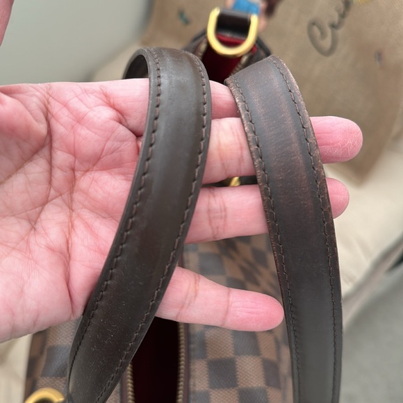 Louis Vuitton - Picture 3 of 16